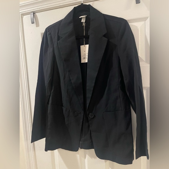 Black XS Blazer - Picture 4 of 4